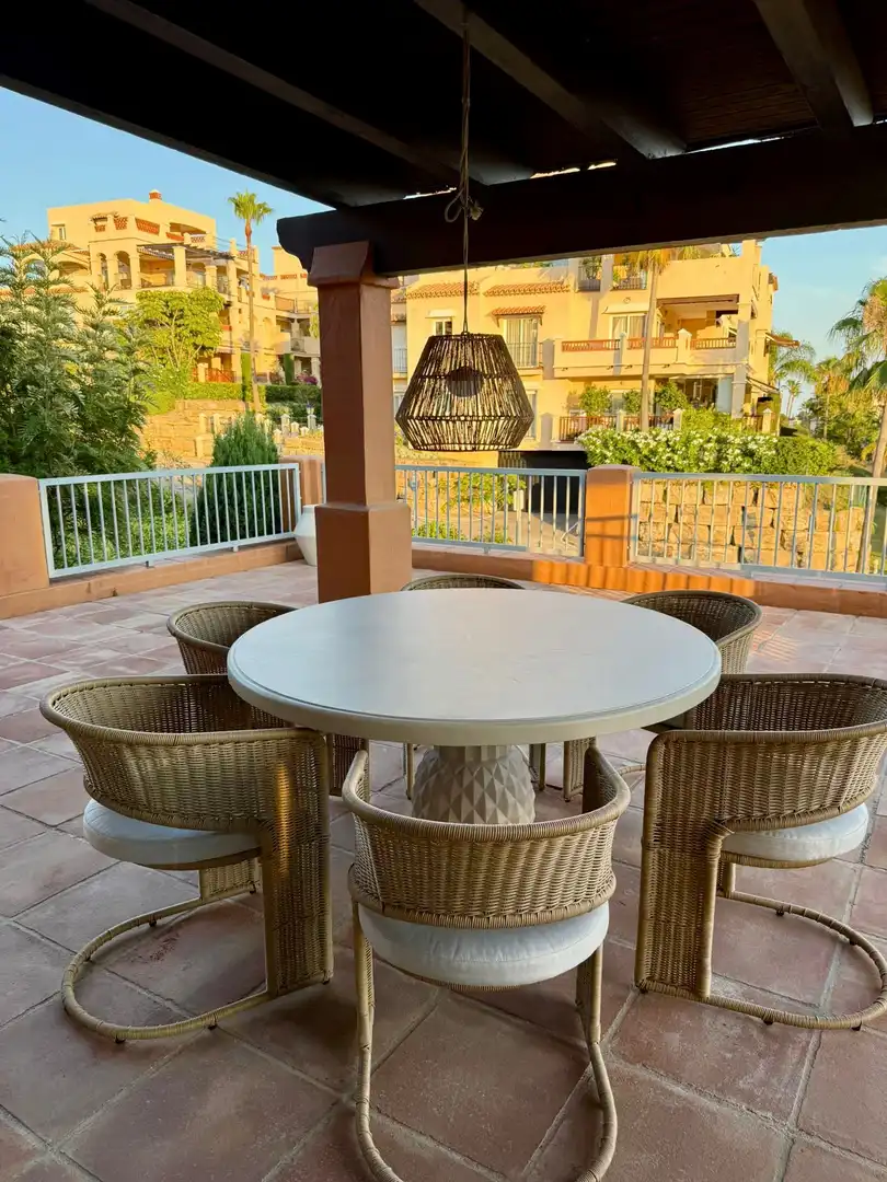 Terrassa de Àtic de lloguer en Estepona amb Aire condicionat, Terrassa i Piscina