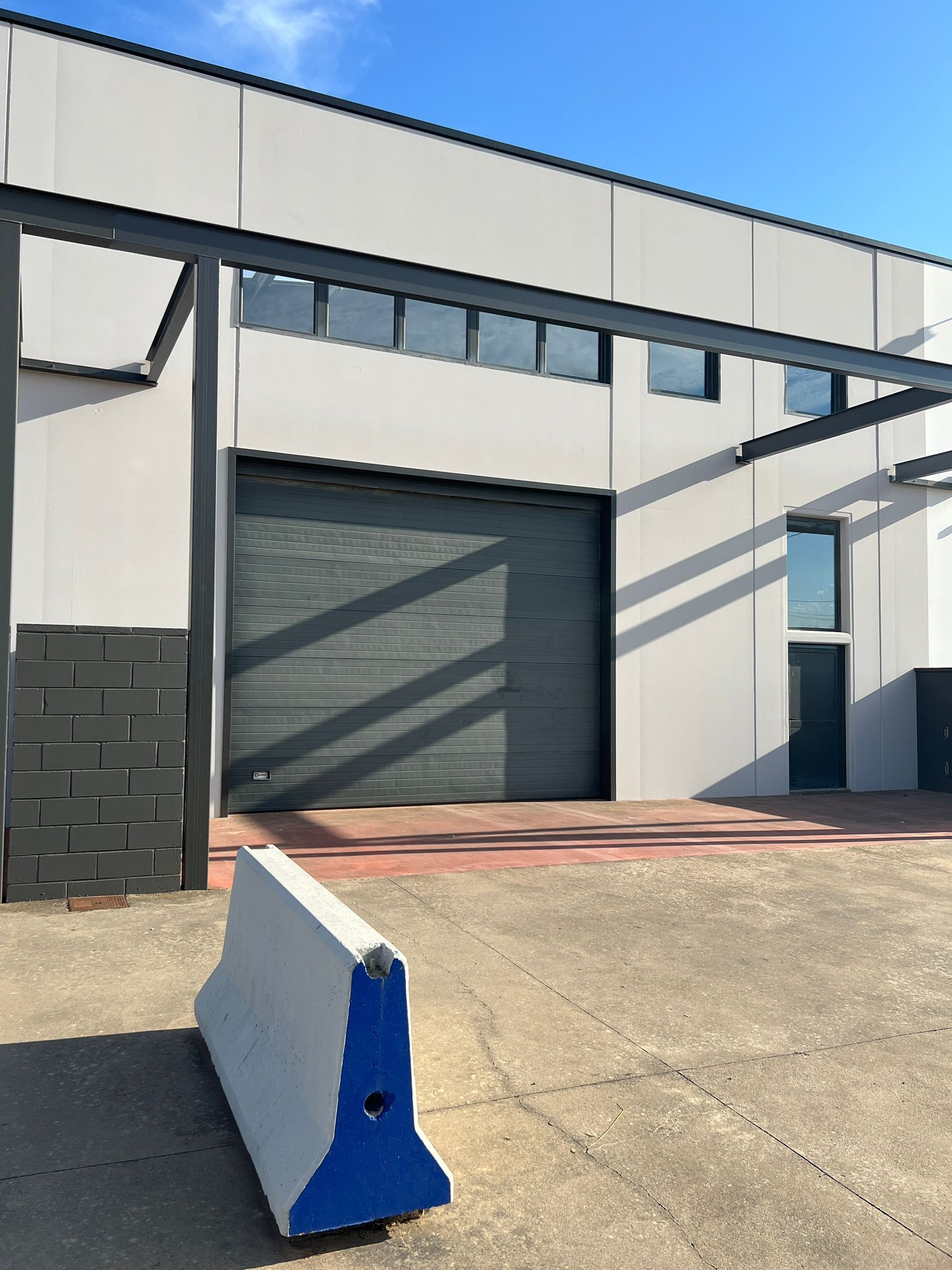 Exterior view of Industrial buildings to rent in Avinyonet de Puigventós