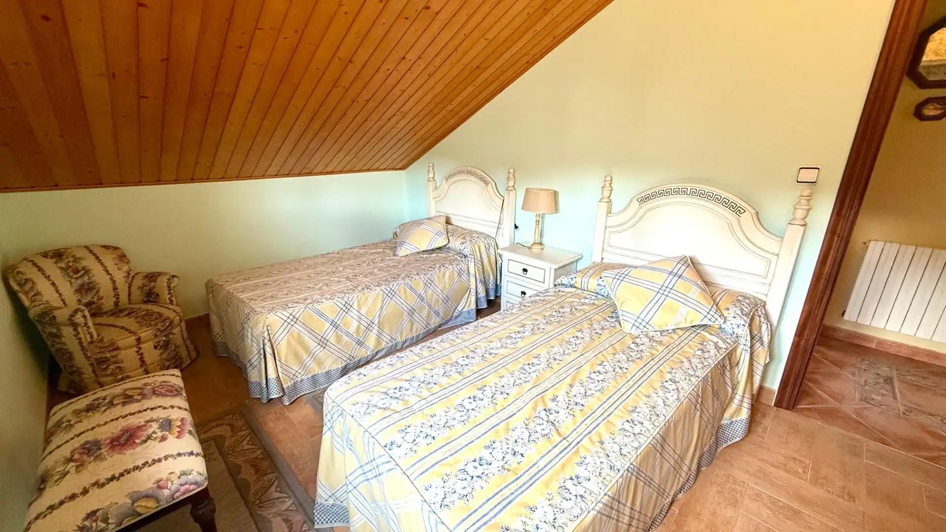 Bedroom of Country homes for sale in Toén  with Heating, Private garden and Storage room