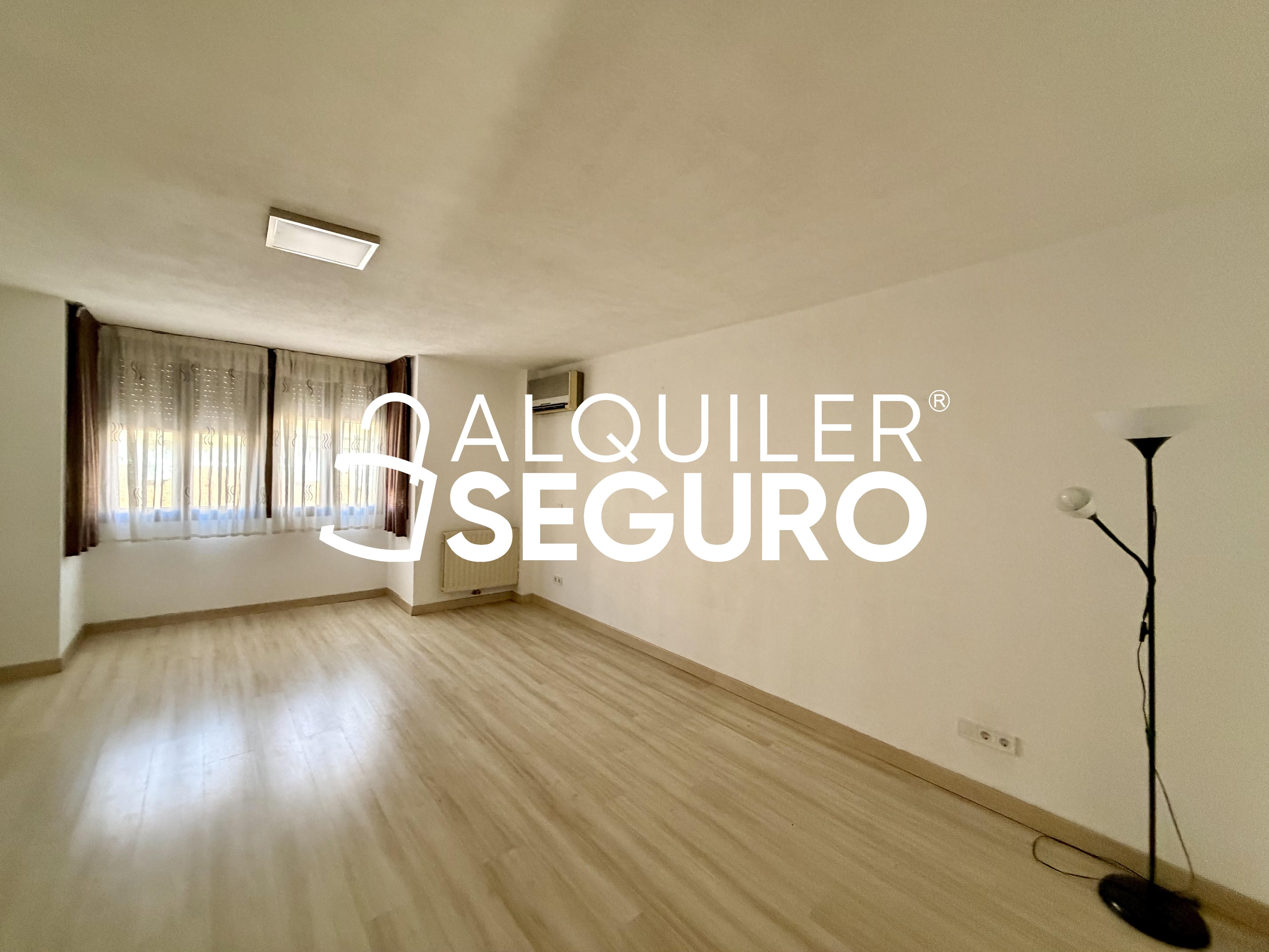 Bedroom of Flat to rent in  Madrid Capital  with Air Conditioner and Heating