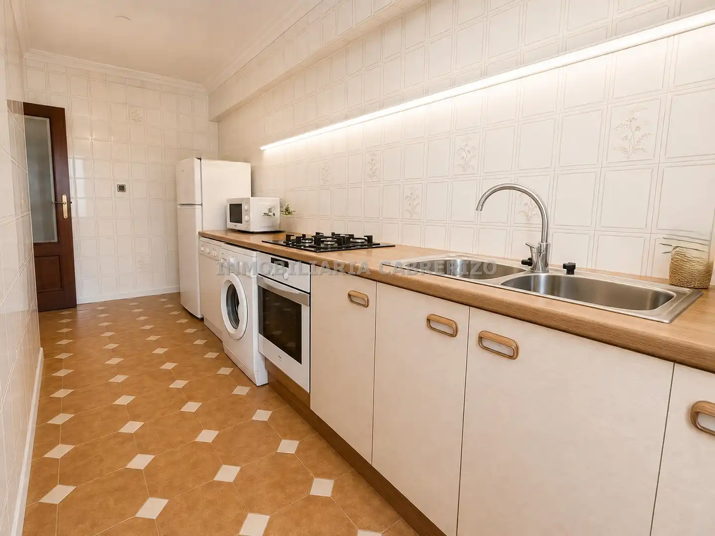 Kitchen of Apartments for sale in  Logroño  with Heating, Terrace and Storage room
