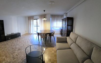 Living room of Flat to rent in  Madrid Capital  with Air Conditioner and Terrace