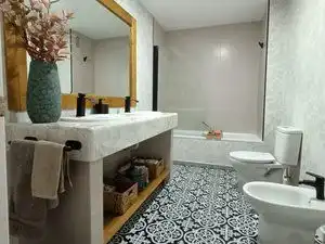 Bany de Casa o xalet en venda en Ciudad Real amb Aire condicionat, Jardí privat i Terrassa
