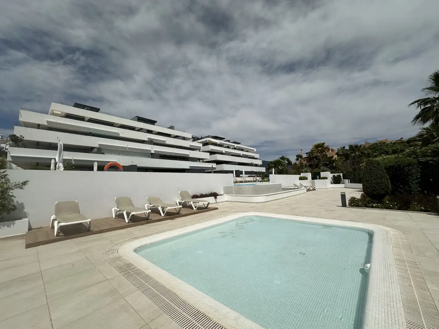 Piscina de Planta baixa en venda en Estepona amb Aire condicionat, Terrassa i Traster