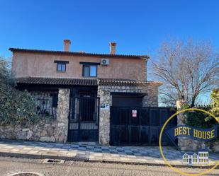 Exterior view of House or chalet for sale in Cuenca Capital  with Air Conditioner, Terrace and Swimming Pool