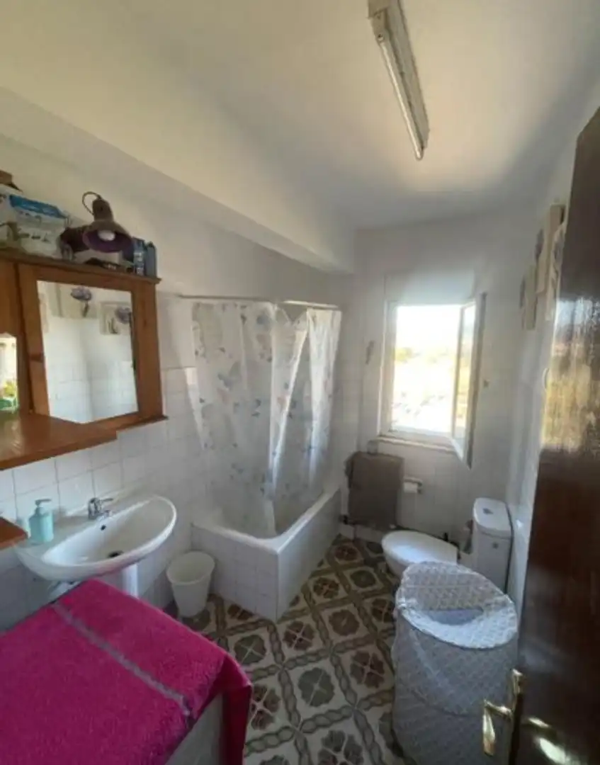 Baño de Piso en venta en Torrelavega  con Calefacción, Jardín privado y Amueblado
