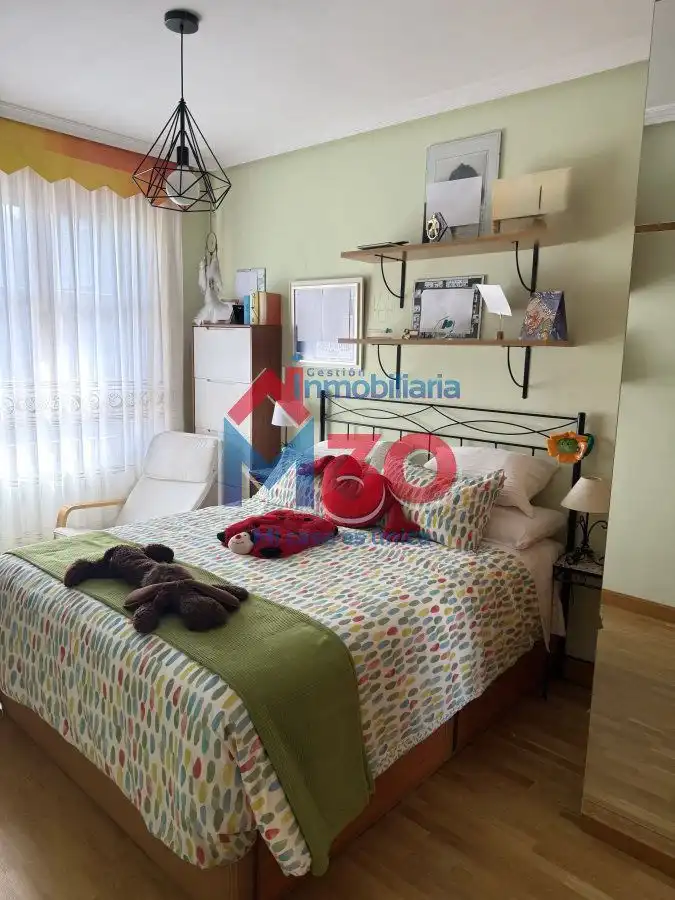 Bedroom of Houses for sale in Miranda de Ebro  with Heating, Terrace and Storage room