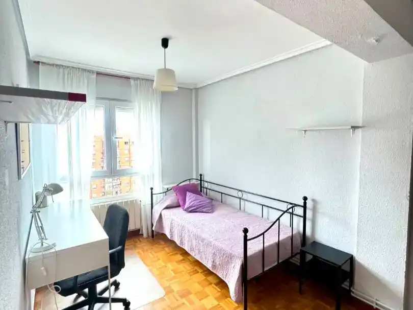 Bedroom of Flat for rent in Alisal - San Román