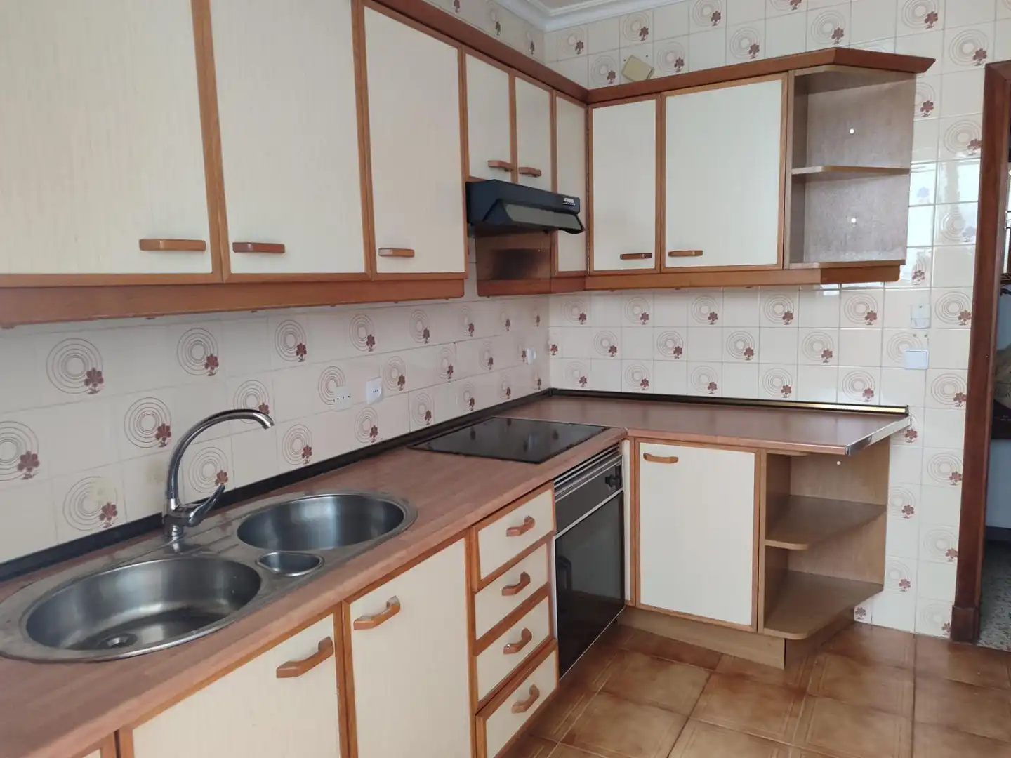Kitchen of Flat for rent in Sevilla  with Air Conditioner, Private garden and Terrace