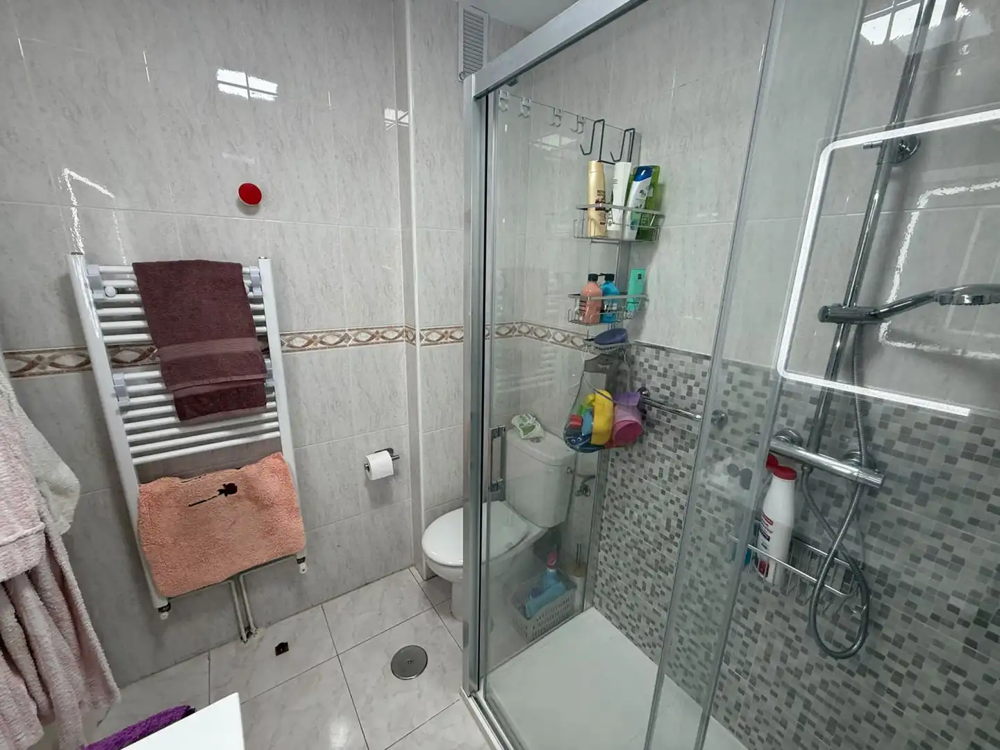 Badezimmer von Wohnung zum Verkauf in Noja mit Heizung, Terrasse und Abstellraum