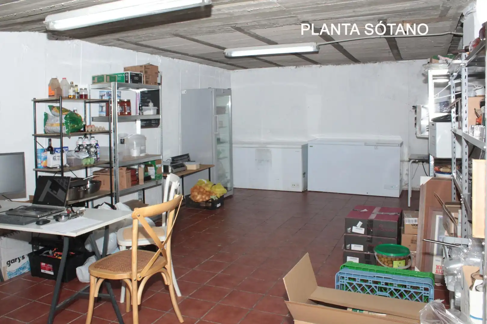 Local de lloguer en Sevilla amb Aire condicionat i Moblat