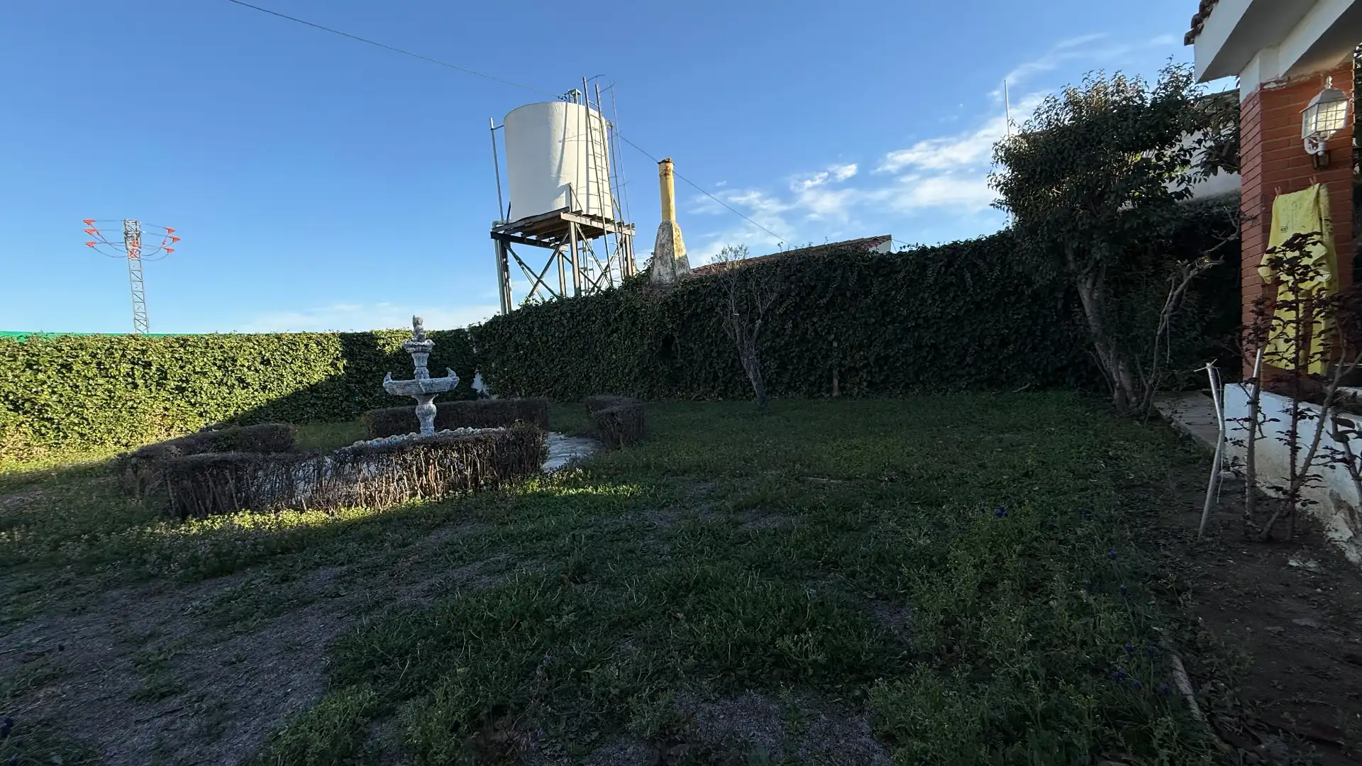 Vista exterior de Casa o xalet en venda en Barrax amb Calefacció, Piscina i Moblat