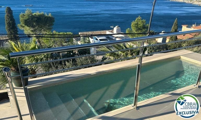 Piscina de Apartament en venda en Roses amb Aire condicionat, Terrassa i Traster