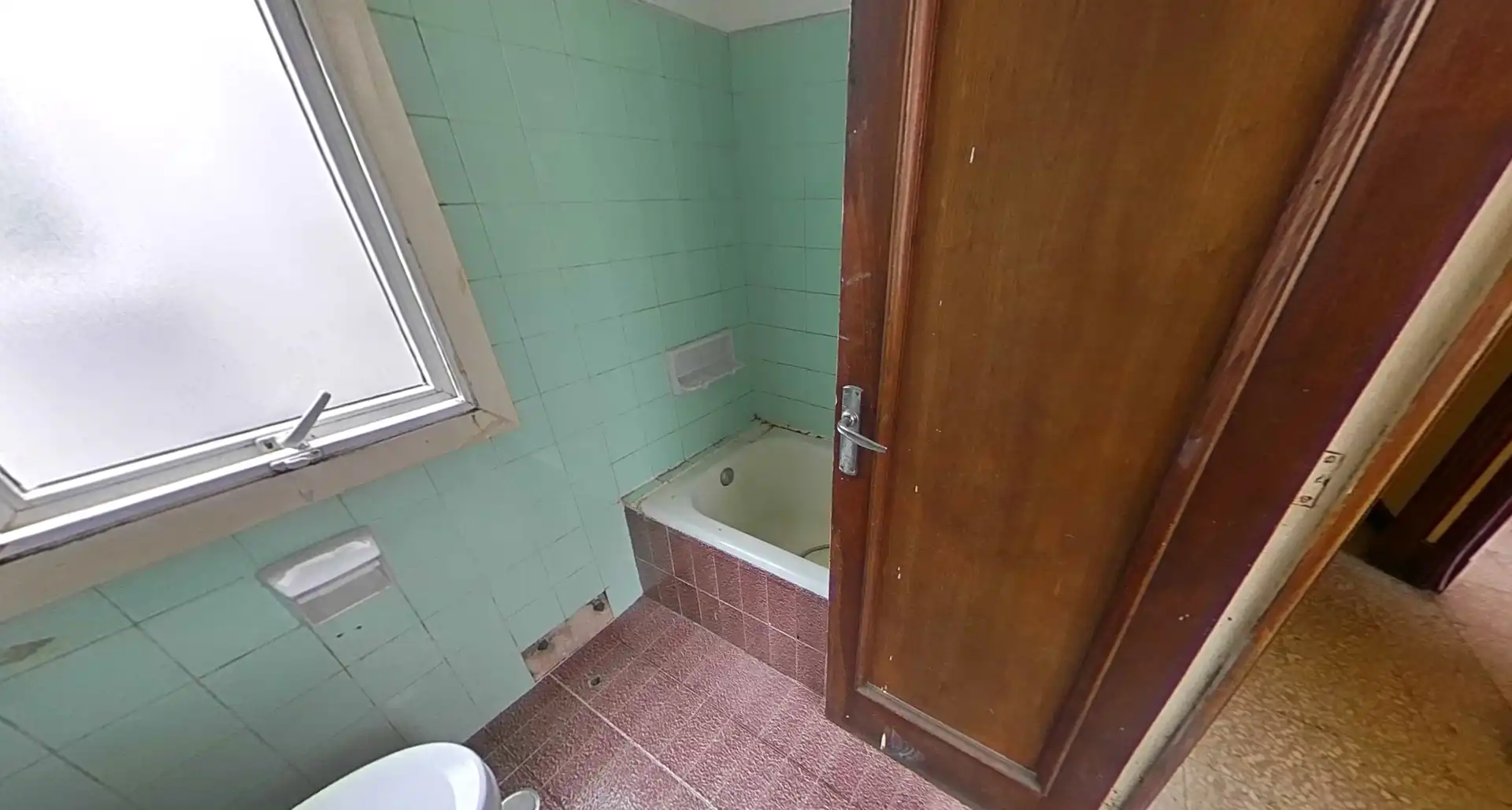Badezimmer von Wohnung zum Verkauf in Vigo  mit Parkett