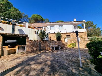 Vista exterior de Casa o xalet en venda en Lloret de Mar amb Calefacció, Jardí privat i Terrassa