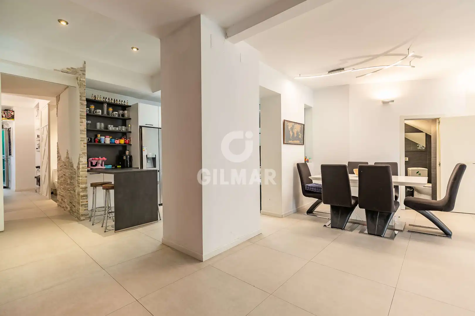 Comedor de Piso en venta en Madrid con Calefacción y Balcón
