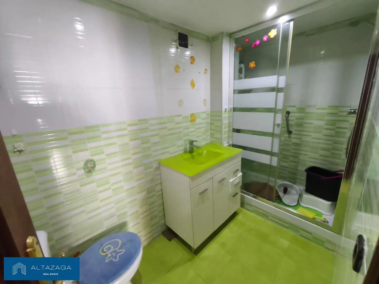 Baño de Piso en venta en Alcobendas con Aire acondicionado, Calefacción y Jardín privado