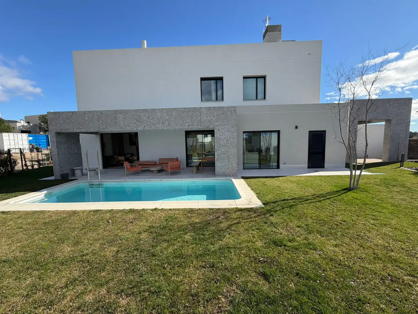 Piscina de Casa adosada en venda en Torrelodones amb Aire condicionat, Calefacció i Jardí privat