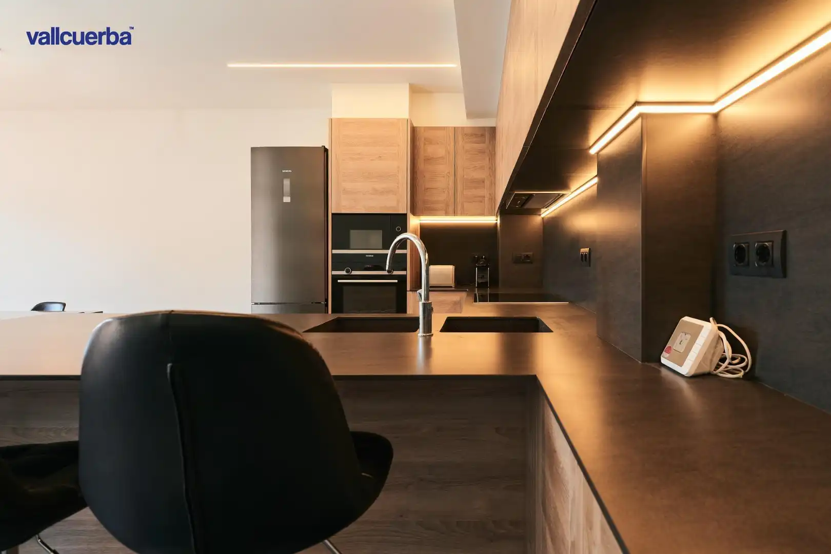 Kitchen of Flat for sale in Barcelona  with Air Conditioner, Heating and Balcony