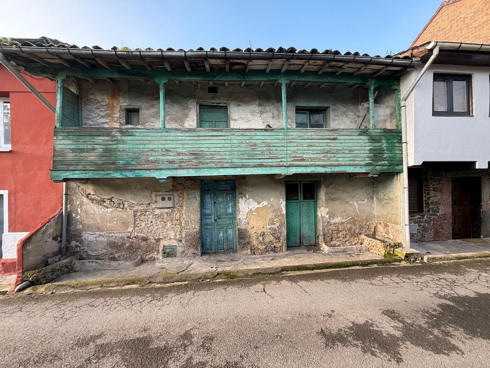 Vista exterior de Casa adosada en venda en Oviedo 