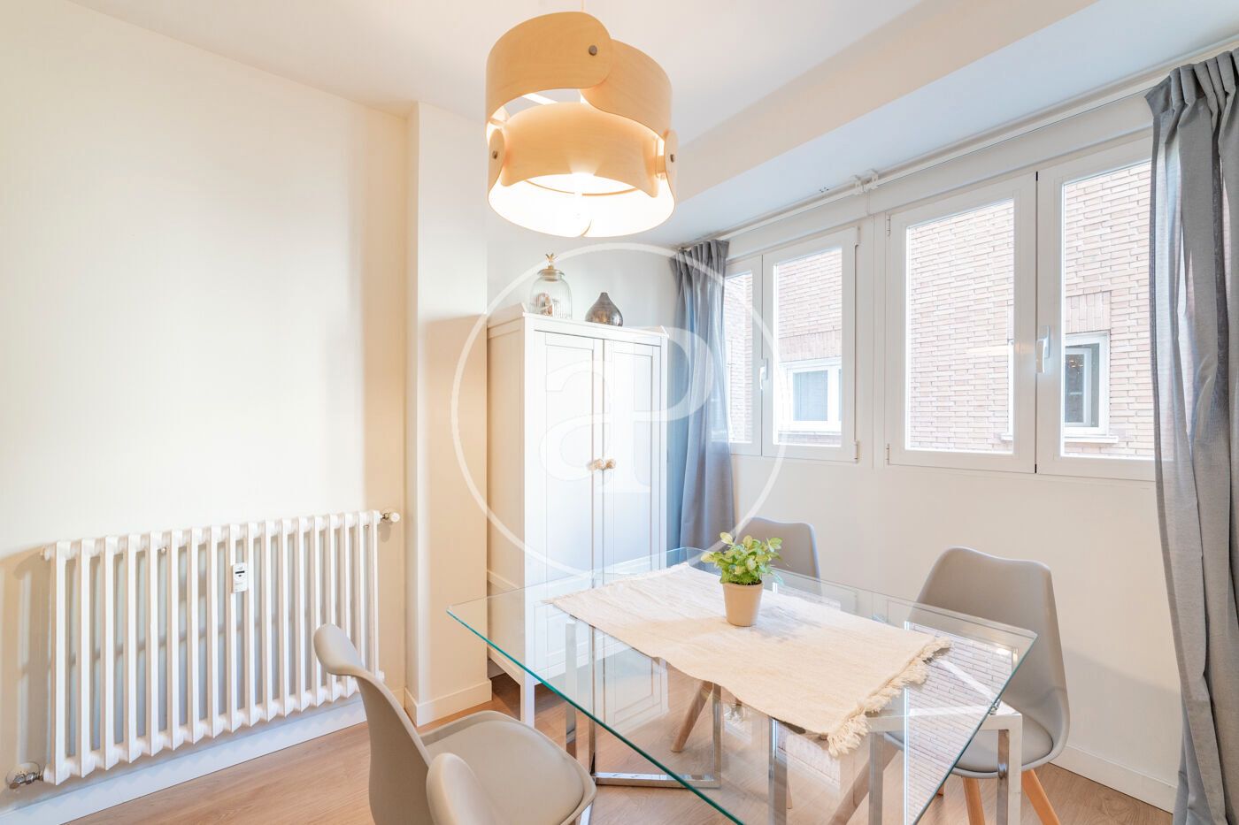 Dining room of Flat for rent in  Madrid Capital  with Air Conditioner, Heating and Furnished