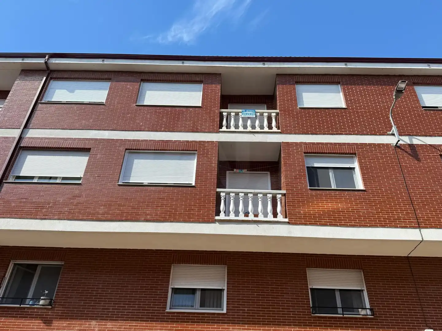 Vista exterior de Piso en venta en Villaquilambre con Calefacción y Terraza