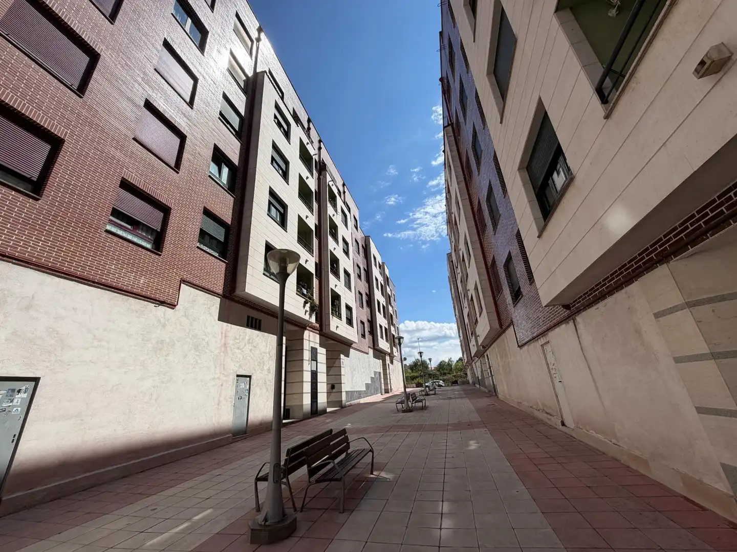 Vista exterior de Pis en venda en Siero amb Calefacció i Balcó