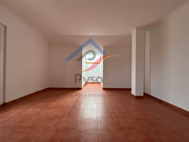 Sala d'estar de Àtic en venda en Ruiloba amb Calefacció, Jardí privat i Balcó
