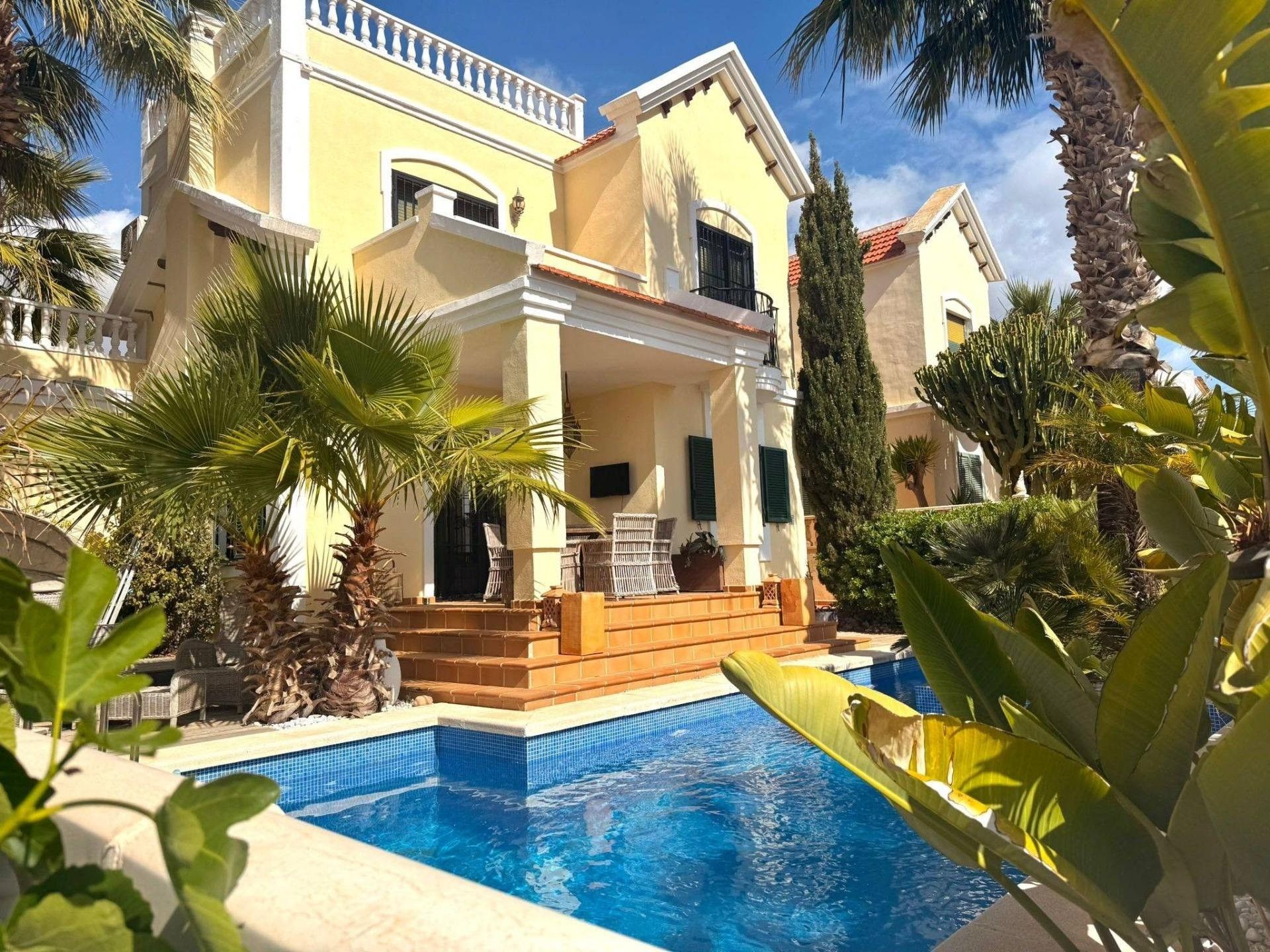 Exterior view of House or chalet for sale in Orihuela  with Heating, Private garden and Swimming Pool