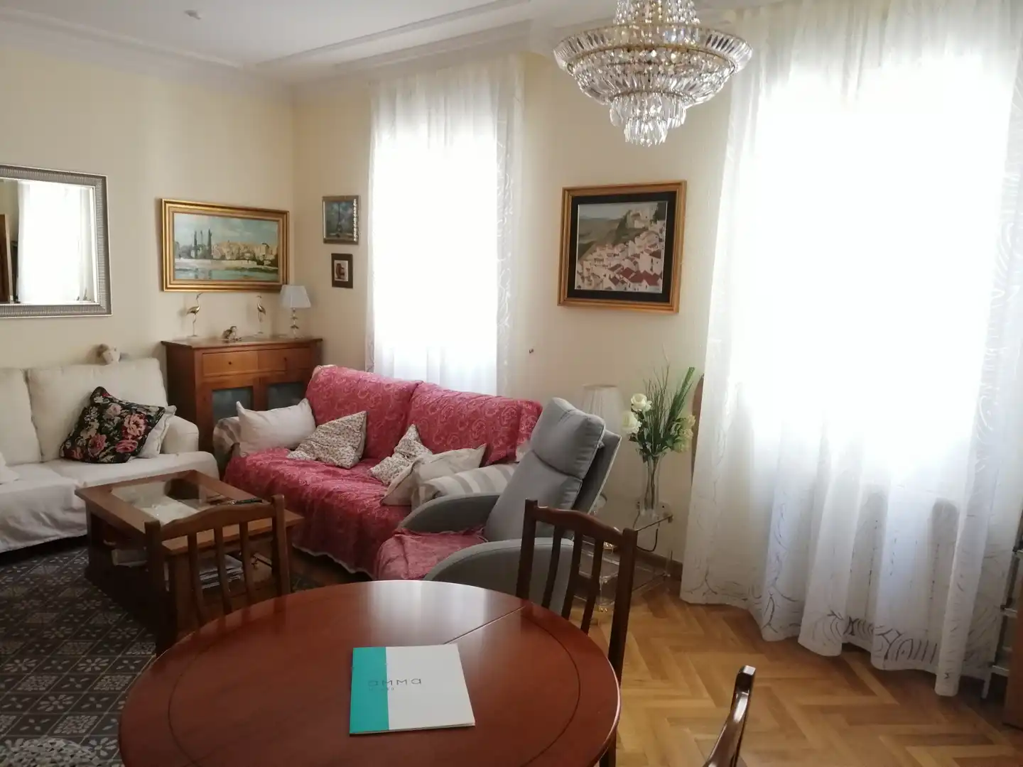 Living room of Flat for sale in Madrid  with Air Conditioner, Heating and Parquet flooring