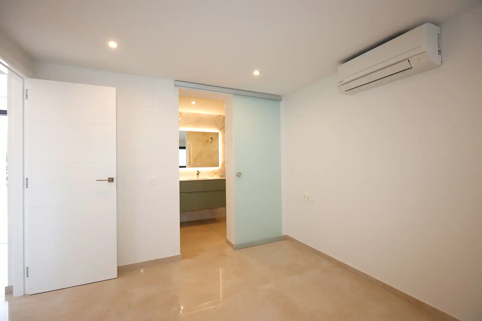 Chalet con terraza en venta en Carrió - La Merced - Los Pinos, imagen 37