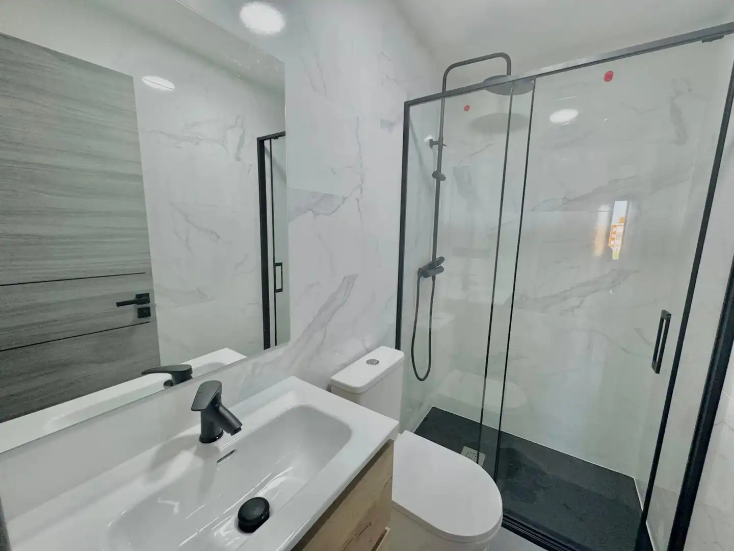 Bathroom of Flat for share in El Naranjo