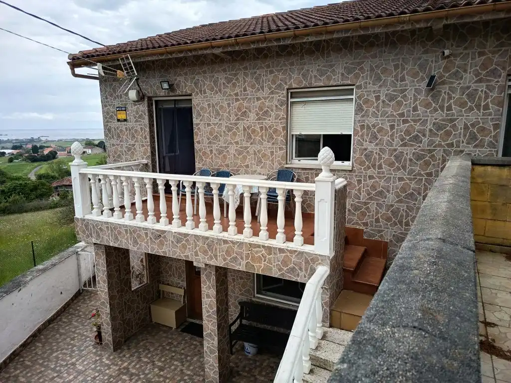 Terrassa de Casa o xalet en venda en Gozón amb Moblat