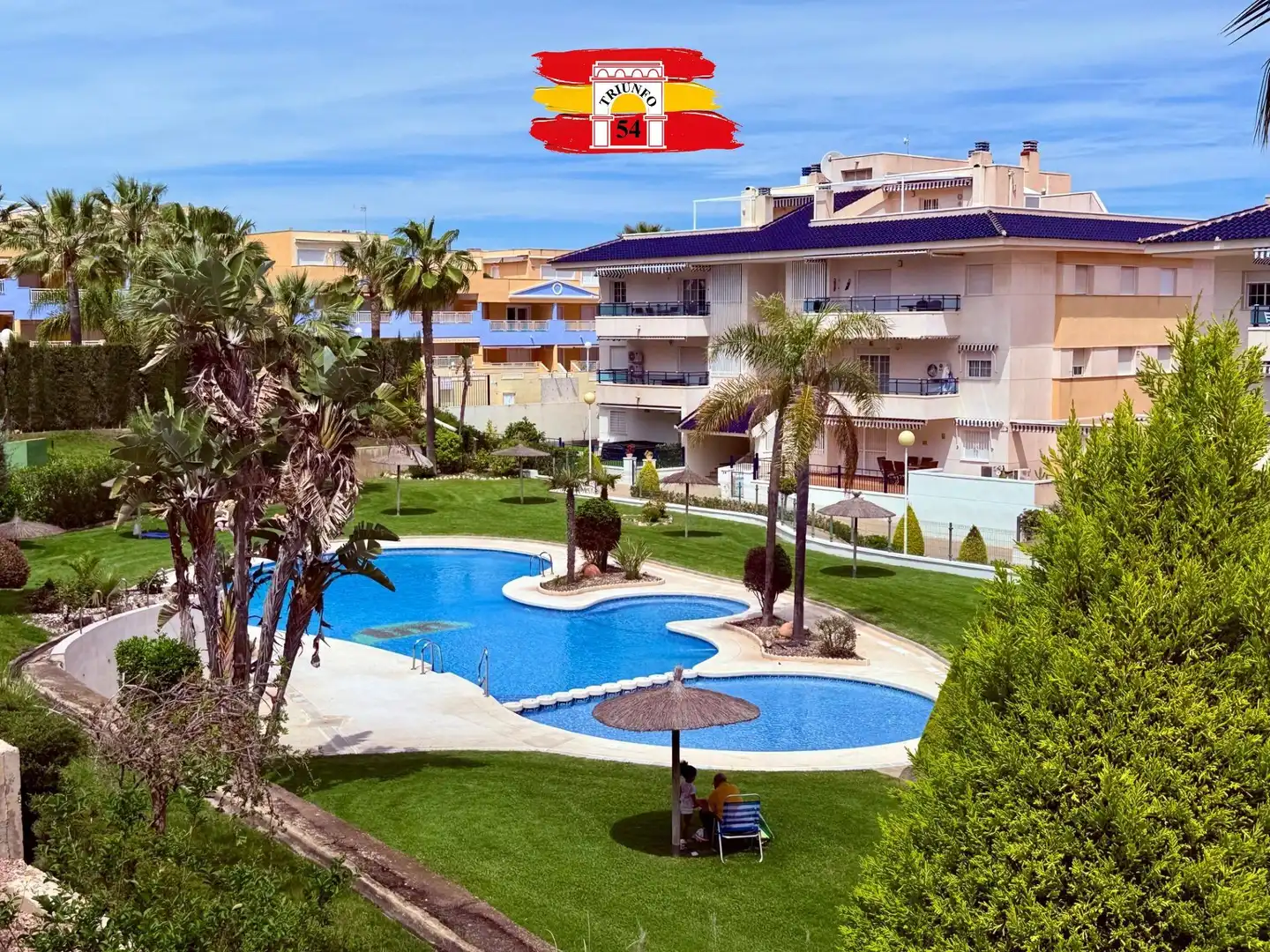 Außenansicht von Wohnung zum Verkauf in Pilar de la Horadada mit Klimaanlage, Privatgarten und Terrasse