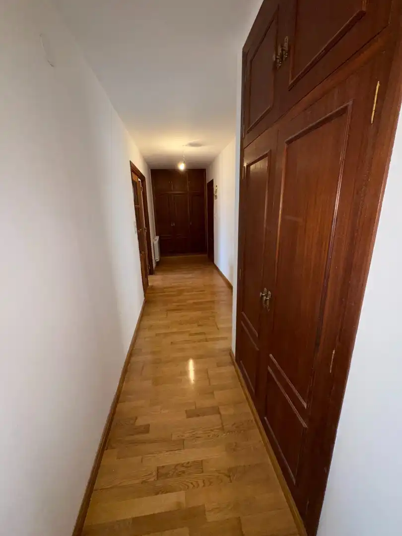Piso en venta en Ponferrada con Calefacción, Parquet y Terraza