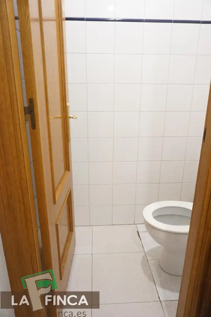 Badezimmer von Geschaftsraum zum Verkauf in Oviedo 