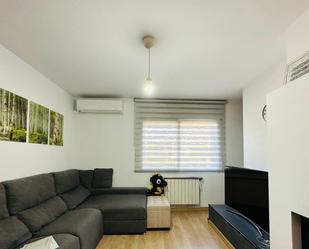 Sala d'estar de Casa o xalet en venda en Sant Joan Despí amb Terrassa