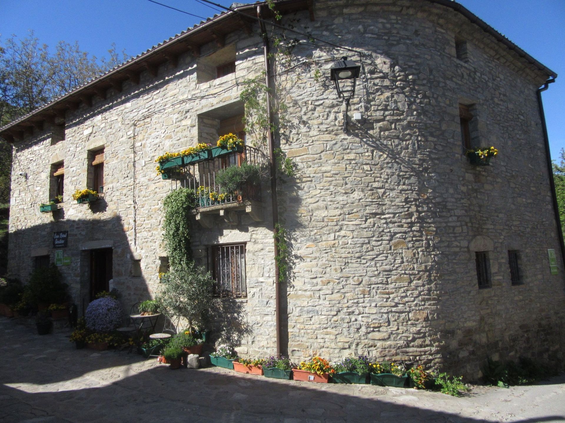 Vista exterior de Casa o xalet en venda en Biescas amb Jardí privat