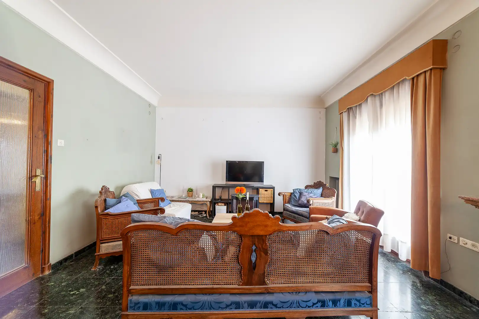 Flat with terrace for sale in Carrer de Navellos, imagen 5