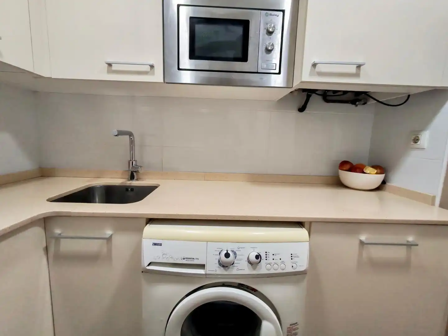 Cuina de Planta baixa en venda en Barcelona amb Calefacció i Moblat