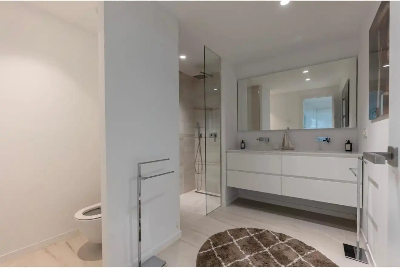 Bany de Casa o xalet de lloguer en Marbella amb Aire condicionat, Jardí privat i Terrassa