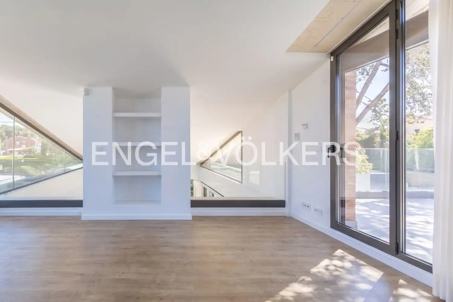 Sala de estar de Casa o chalet en venta en L'Eliana con Aire acondicionado, Calefacción y Jardín privado