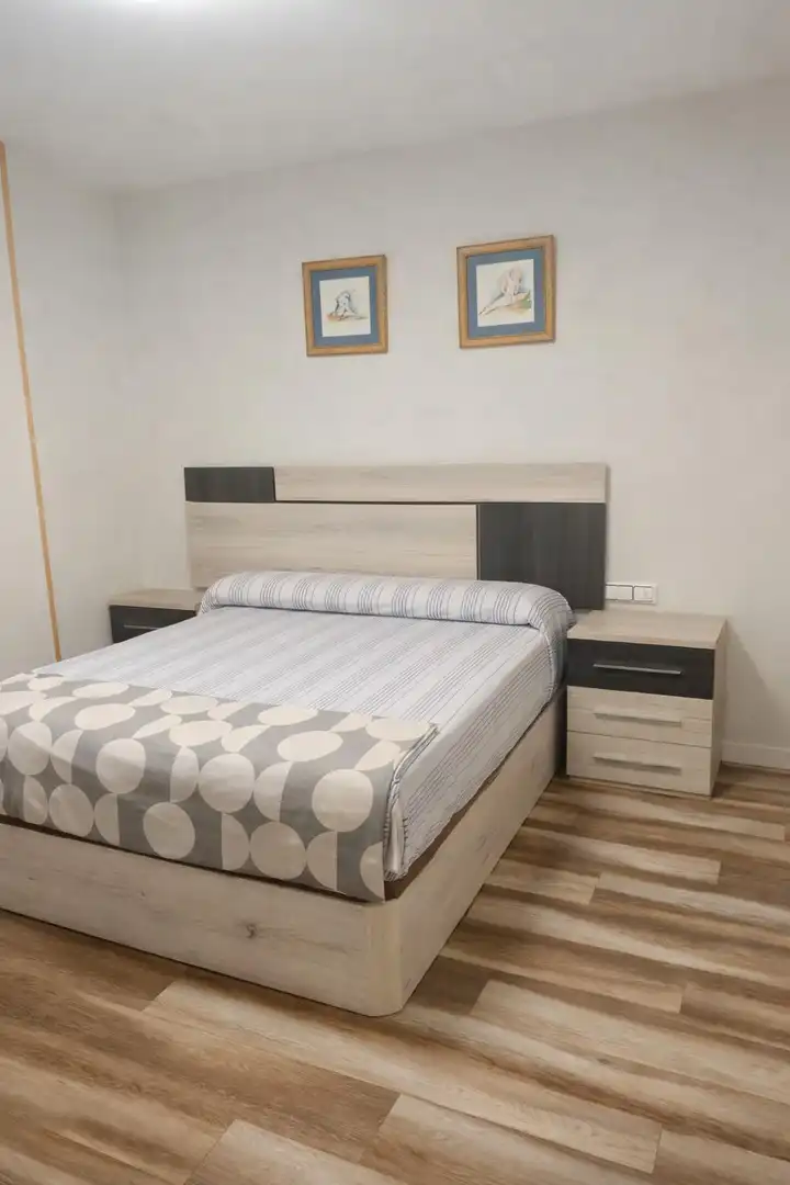 Bedroom of Flat for sale in Valencia  with Air Conditioner and Parquet flooring