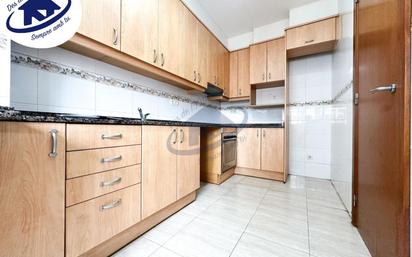 Kitchen of Flat for sale in Terrassa  with Air Conditioner