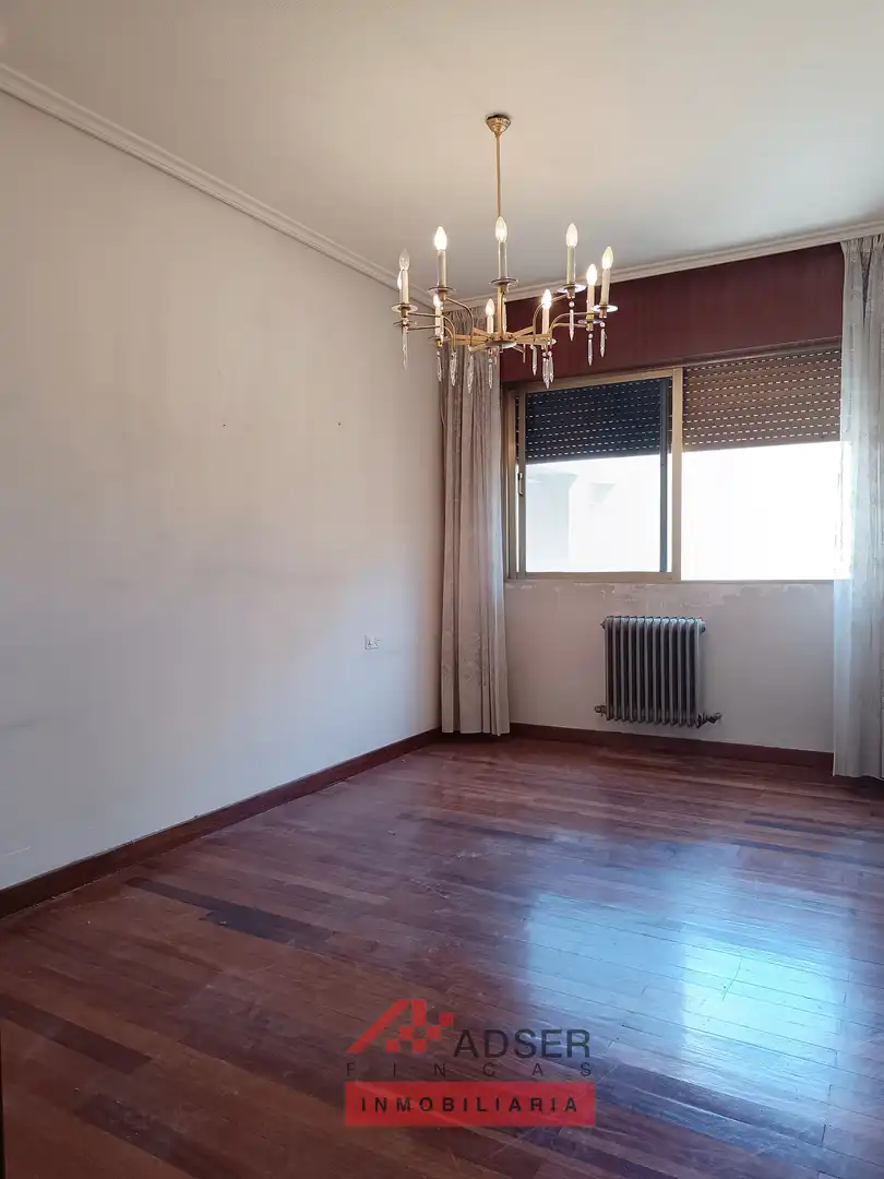 Bedroom of Flat for sale in  Logroño  with Parquet flooring and Terrace
