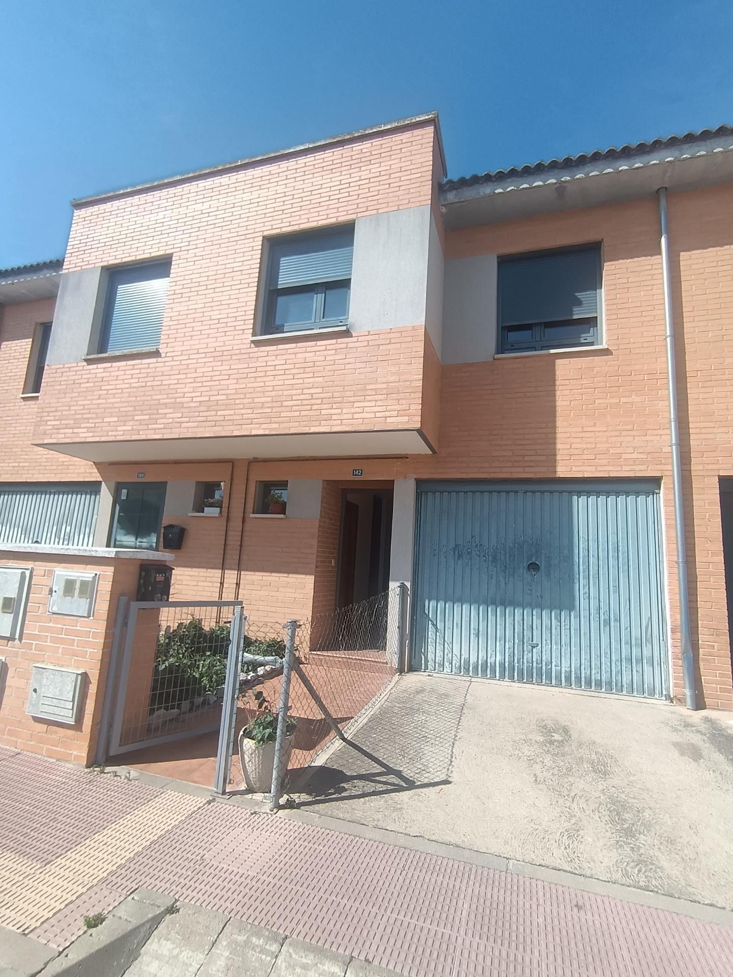Casa adosada en venda a Avenida CIRCUNVALACION, Cigales