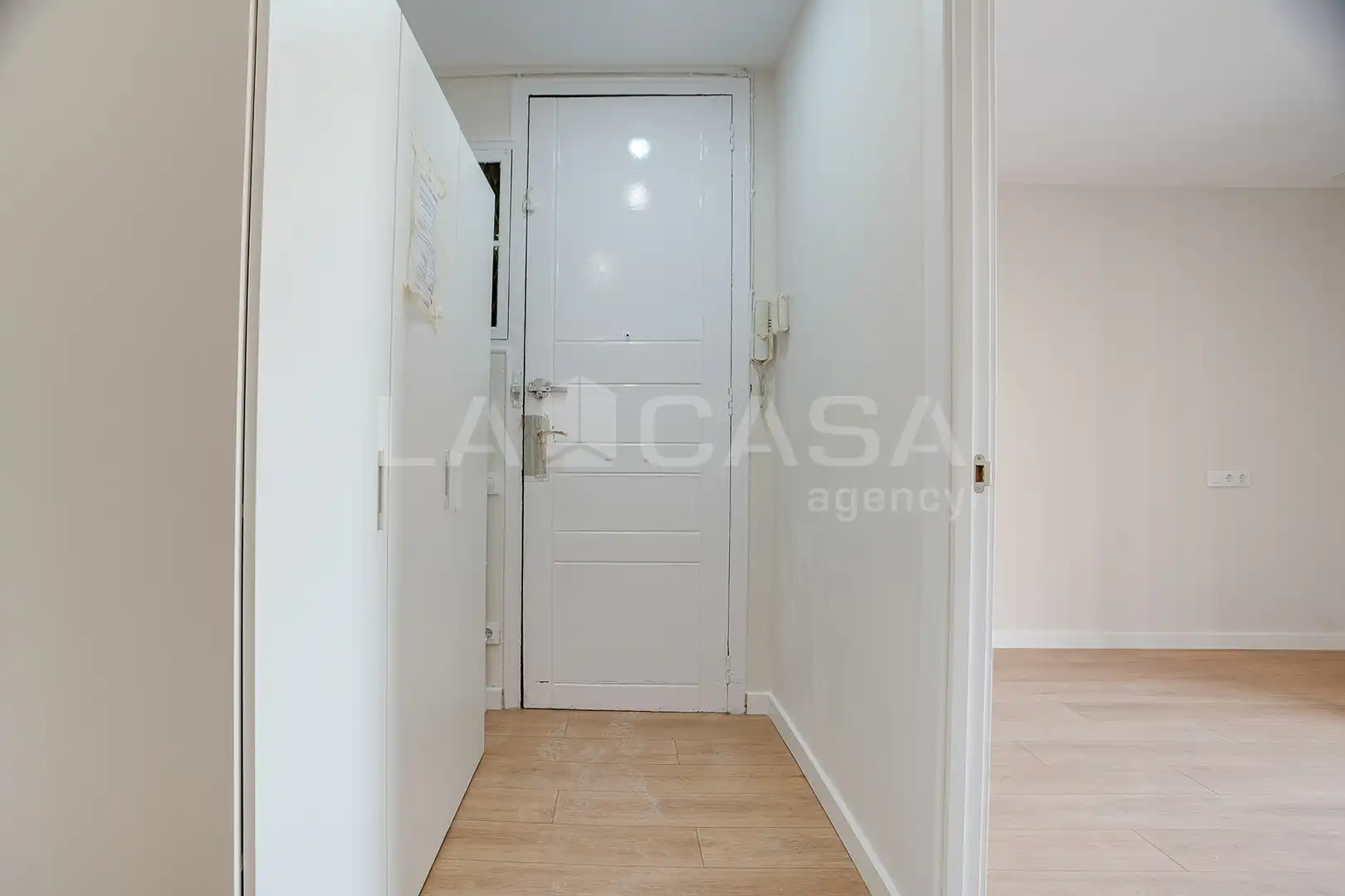 Flat for sale in Barcelona  with Balcony