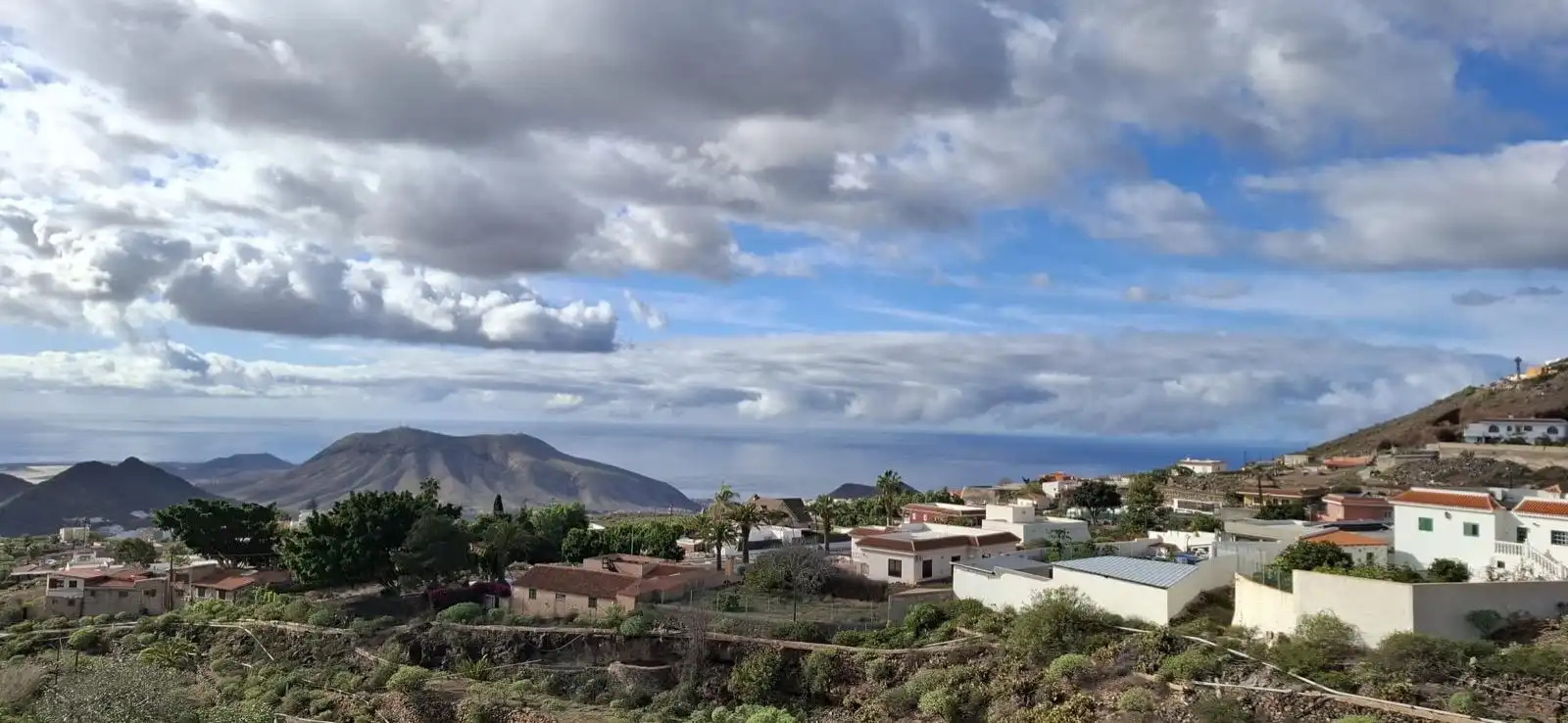 Vista exterior de Casa o xalet en venda en Arona amb Jardí privat i Terrassa