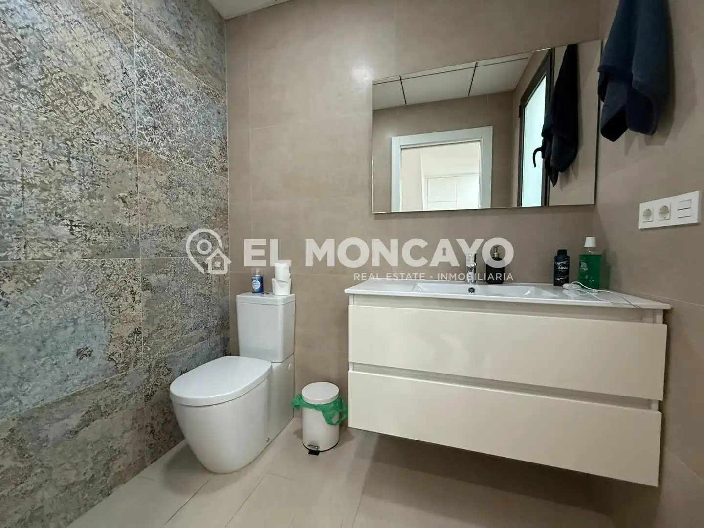 Baño de Casa adosada en venta en Rojales con Aire acondicionado, Calefacción y Jardín privado