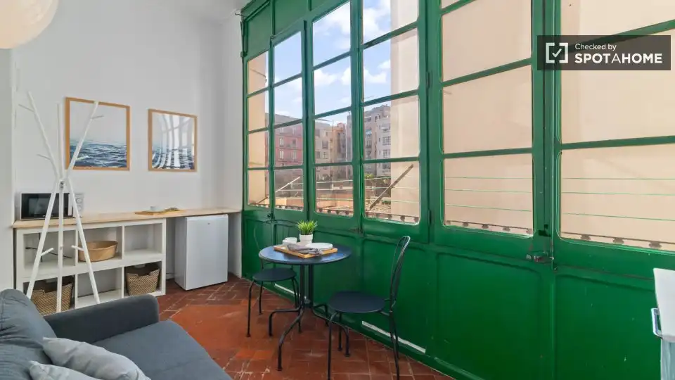Balcony of Flat for rent in Barcelona  with Air Conditioner, Heating and Furnished